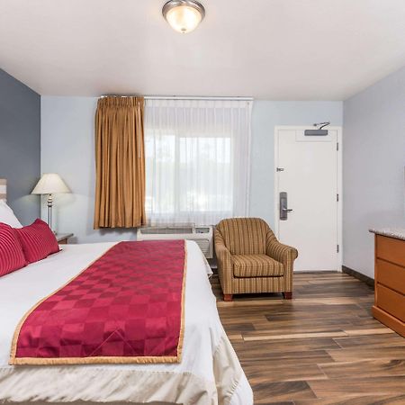 Ramada By Wyndham Near Seaworld / Mission Beach サンディエゴ エクステリア 写真