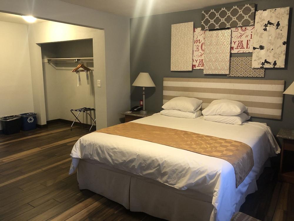 Ramada By Wyndham Near Seaworld / Mission Beach サンディエゴ エクステリア 写真