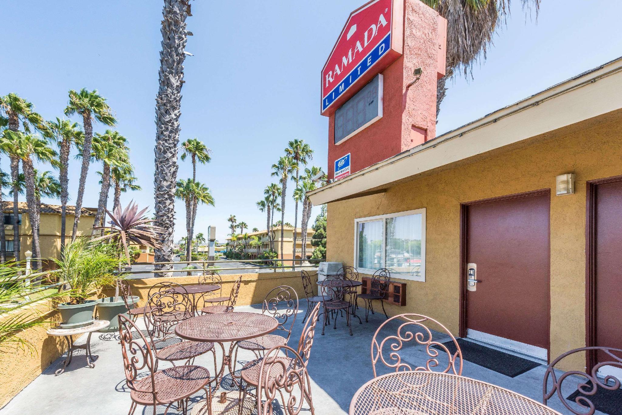Ramada By Wyndham Near Seaworld / Mission Beach サンディエゴ エクステリア 写真