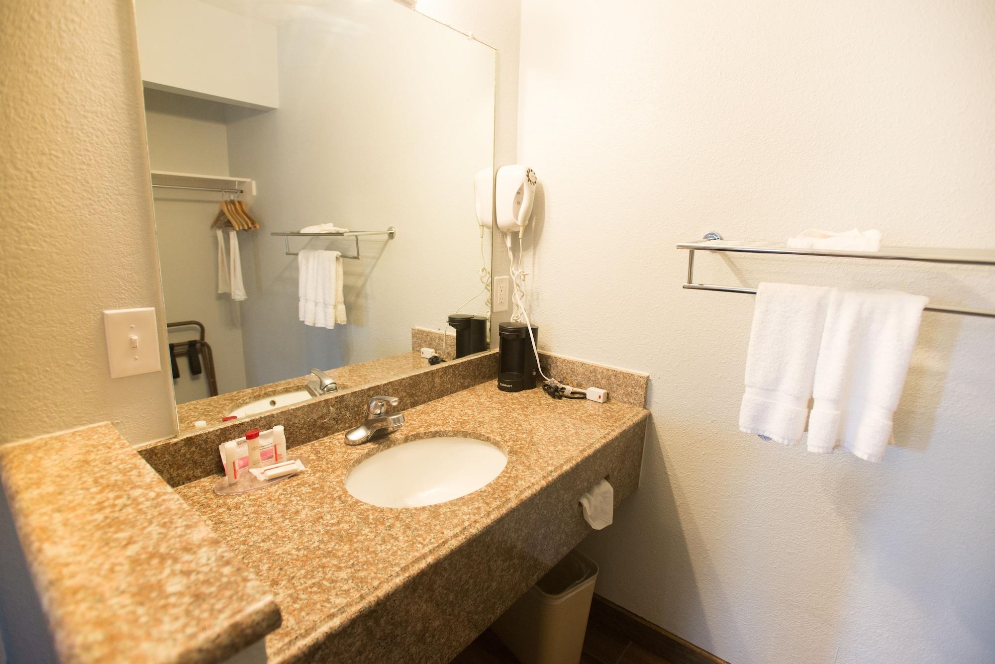 Ramada By Wyndham Near Seaworld / Mission Beach サンディエゴ エクステリア 写真