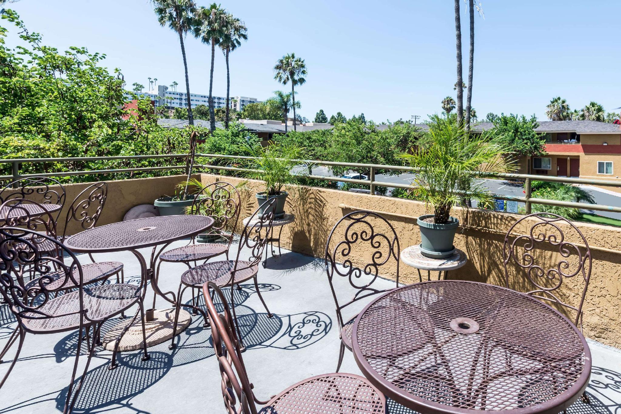 Ramada By Wyndham Near Seaworld / Mission Beach サンディエゴ エクステリア 写真